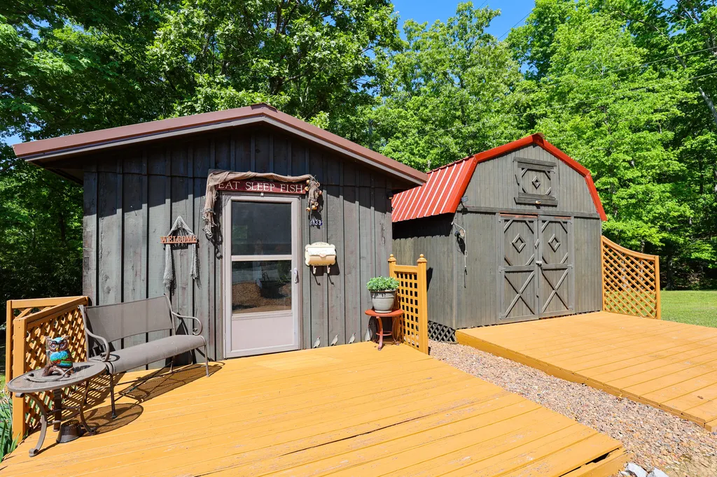 396 Shoreline Drive New Concord KY 42076