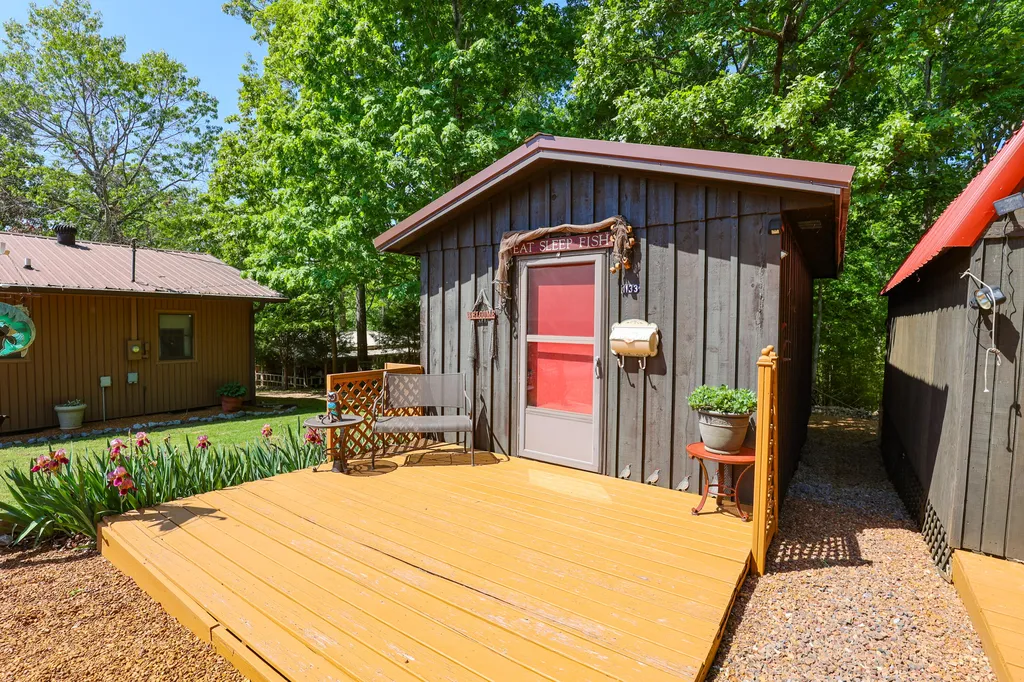 396 Shoreline Drive New Concord KY 42076