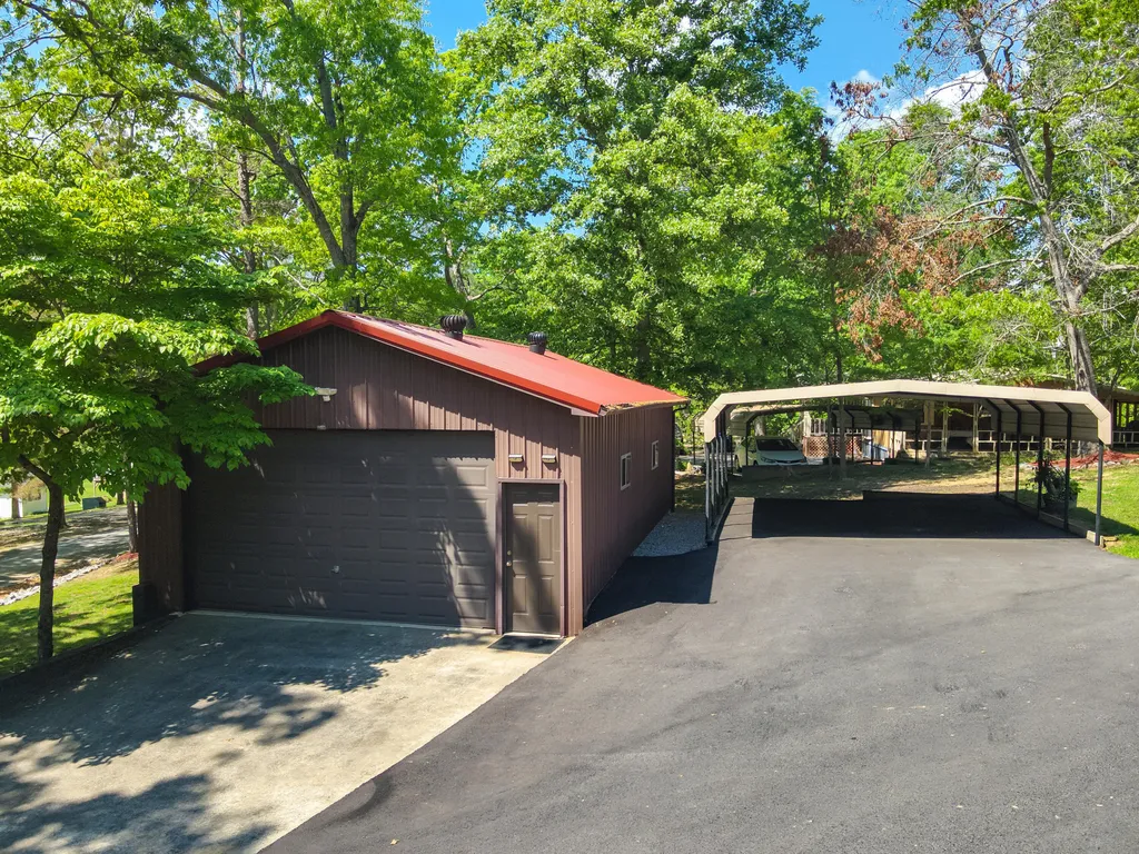 396 Shoreline Drive New Concord KY 42076