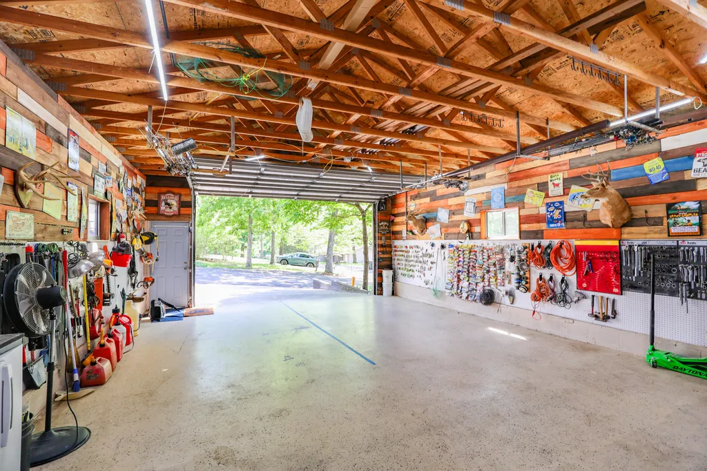 396 Shoreline Drive New Concord KY 42076