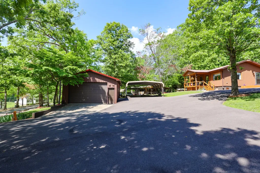 396 Shoreline Drive New Concord KY 42076