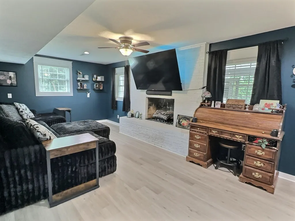 2063 Kentucky 58 Mayfield KY 42066