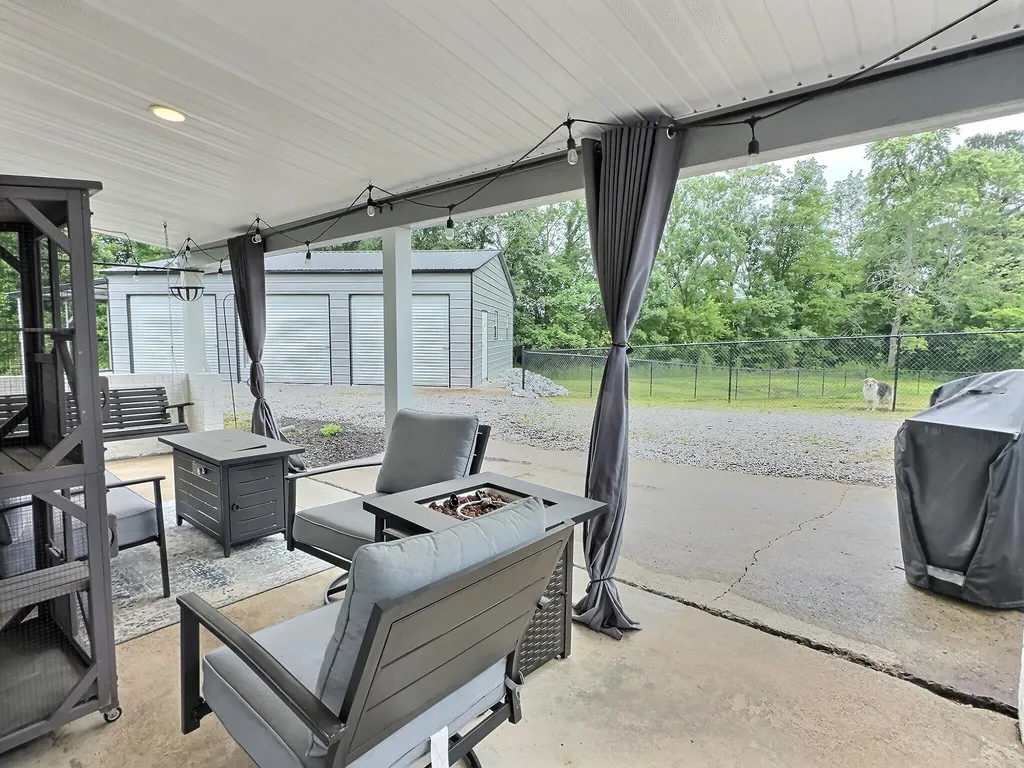 2063 Kentucky 58 Mayfield KY 42066