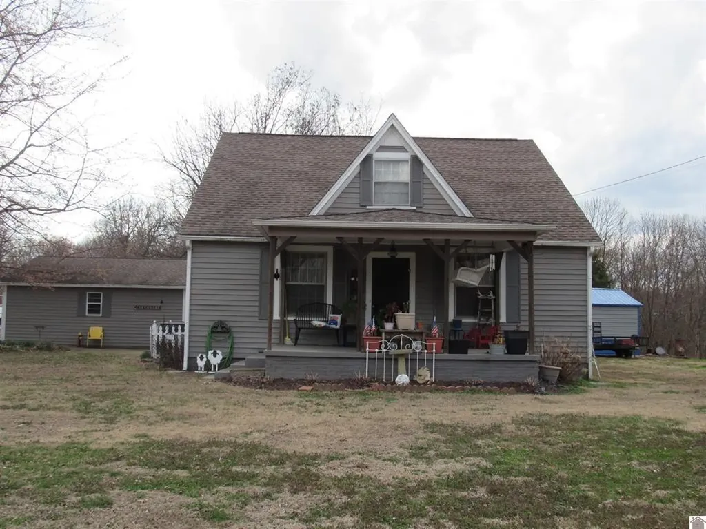 9047 E Kentucky 94 Fulton KY 42041