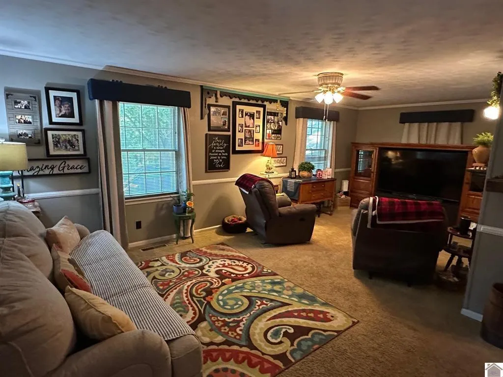 9047 E Kentucky 94 Fulton KY 42041