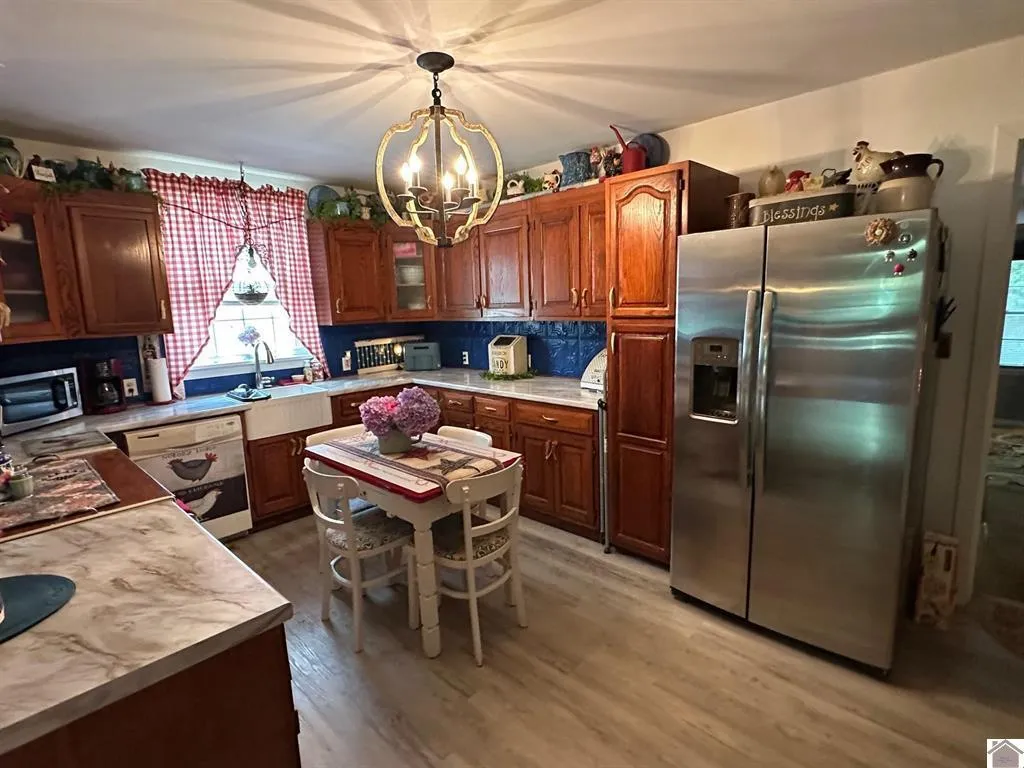 9047 E Kentucky 94 Fulton KY 42041