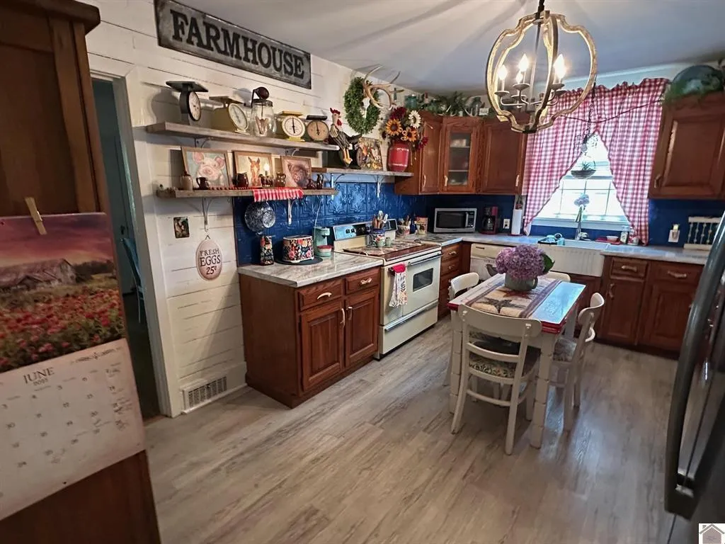 9047 E Kentucky 94 Fulton KY 42041