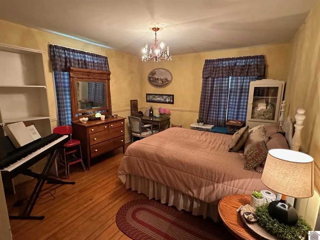 9047 E Kentucky 94 Fulton KY 42041