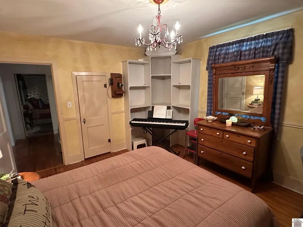 9047 E Kentucky 94 Fulton KY 42041