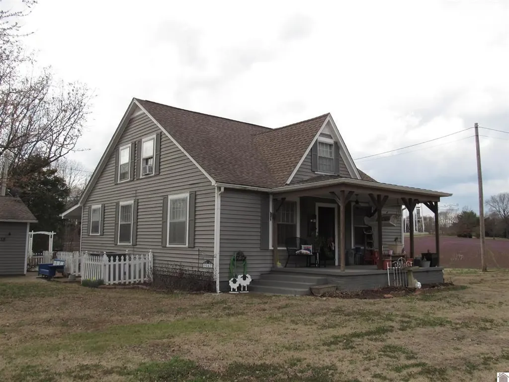 9047 E Kentucky 94 Fulton KY 42041