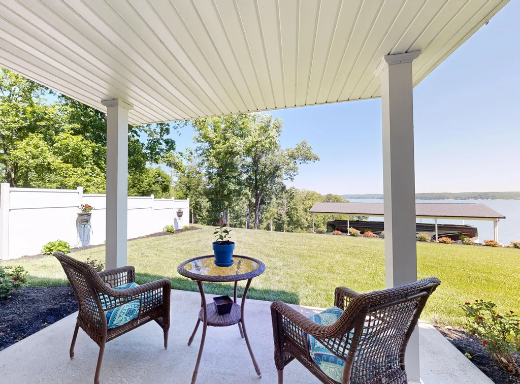 378 Little Oaks Lane Murray KY 42071