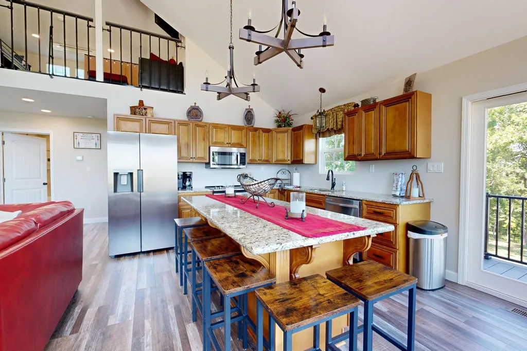 378 Little Oaks Lane Murray KY 42071