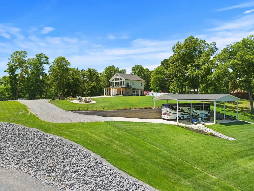 378 Little Oaks Lane Murray KY 42071