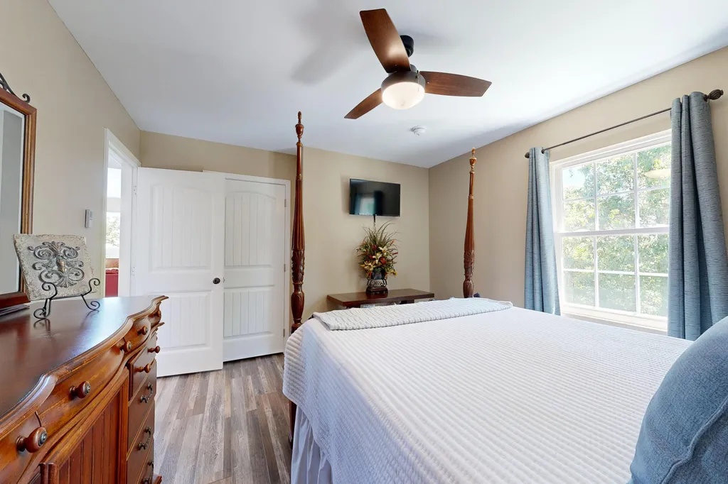 378 Little Oaks Lane Murray KY 42071