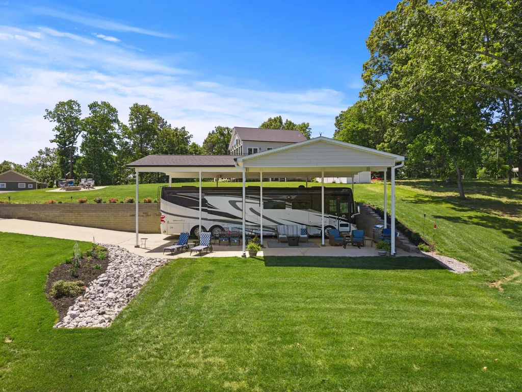 378 Little Oaks Lane Murray KY 42071