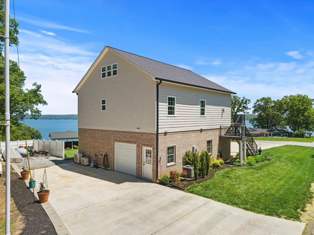378 Little Oaks Lane Murray KY 42071