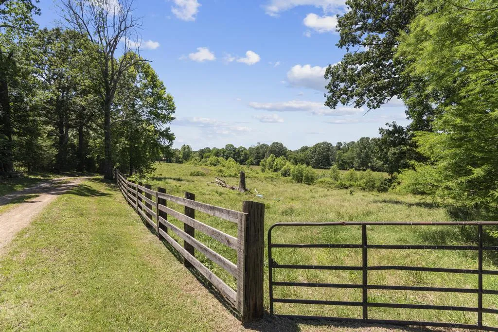3329 Tatumsville Highway Gilbertsville KY 42044