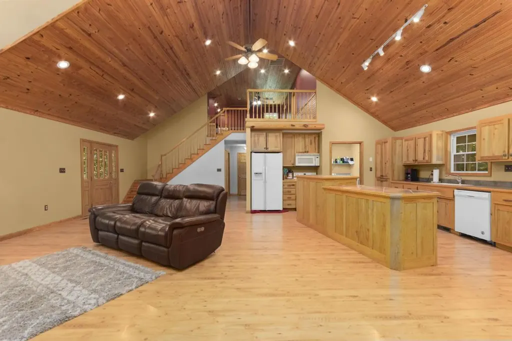 3329 Tatumsville Highway Gilbertsville KY 42044
