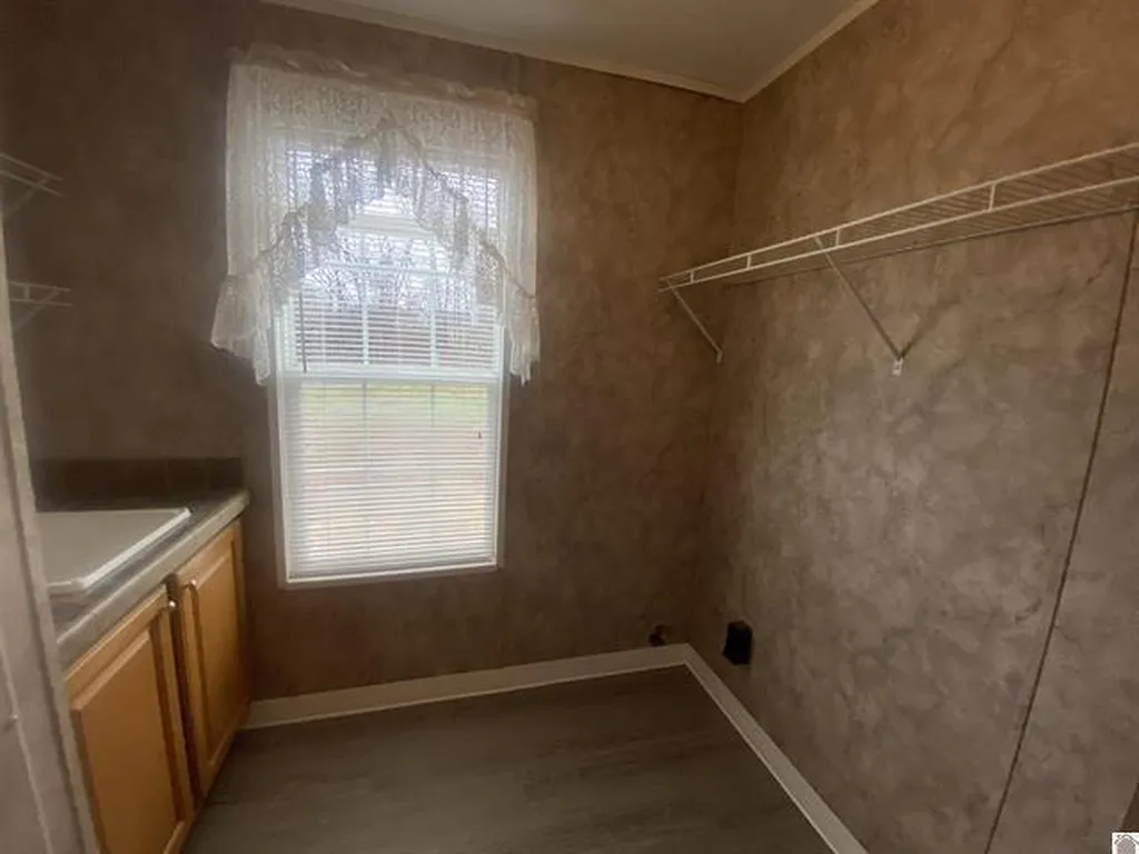 464 Birdsong Drive Cadiz KY 42211