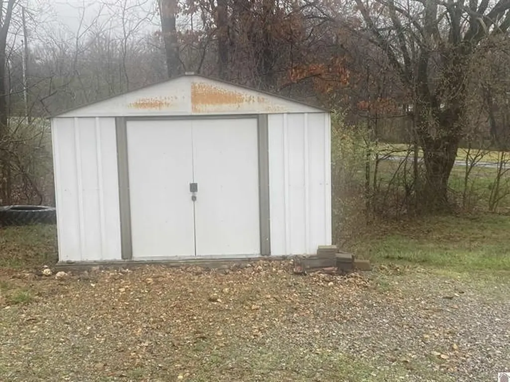 464 Birdsong Drive Cadiz KY 42211