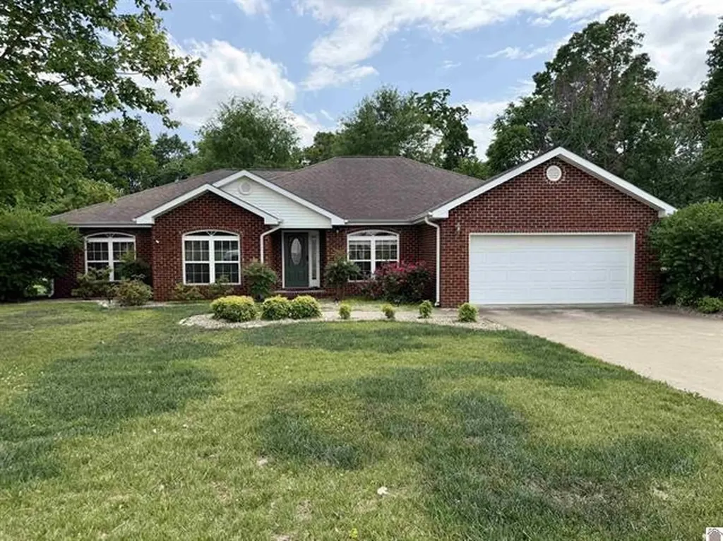 2225 Traci Drive Murray KY 42071