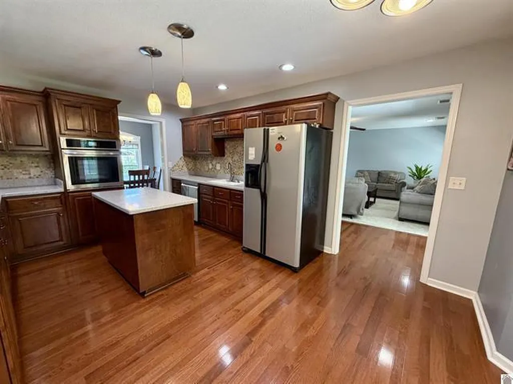 2225 Traci Drive Murray KY 42071