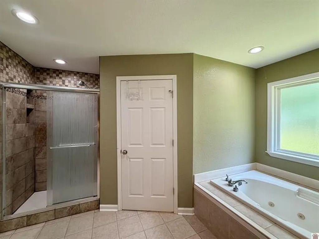 2225 Traci Drive Murray KY 42071
