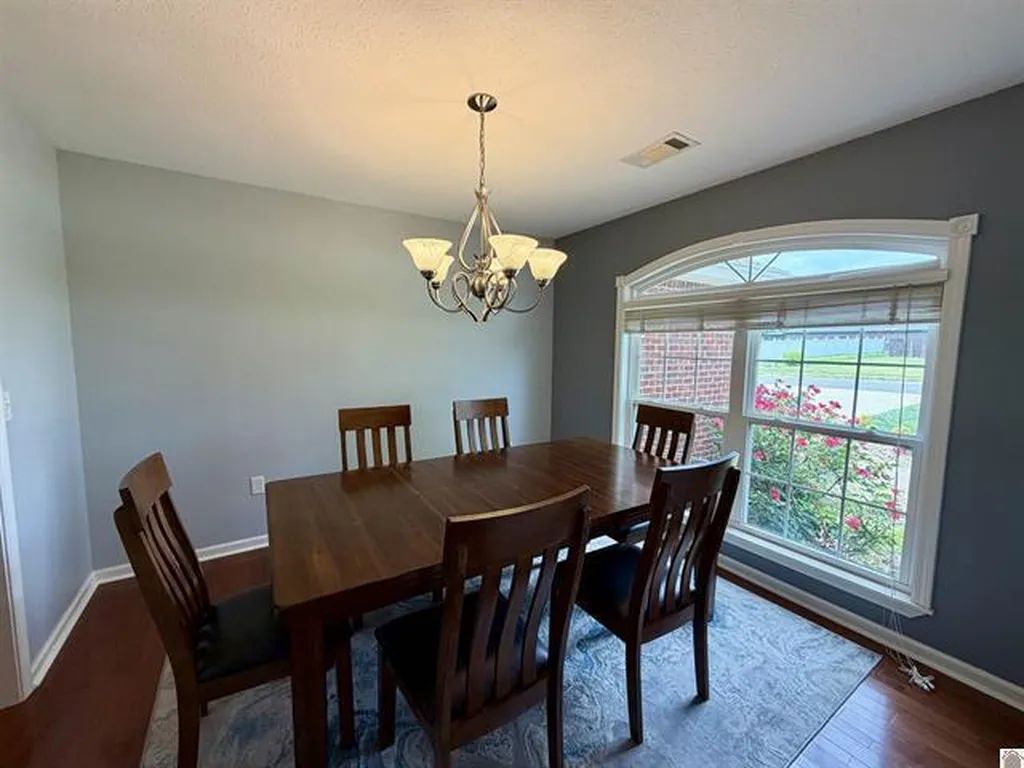 2225 Traci Drive Murray KY 42071