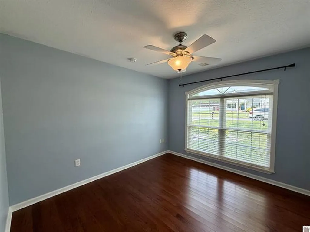 2225 Traci Drive Murray KY 42071