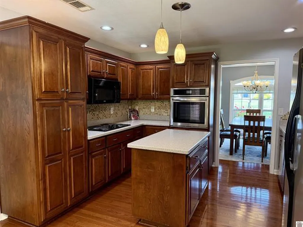 2225 Traci Drive Murray KY 42071