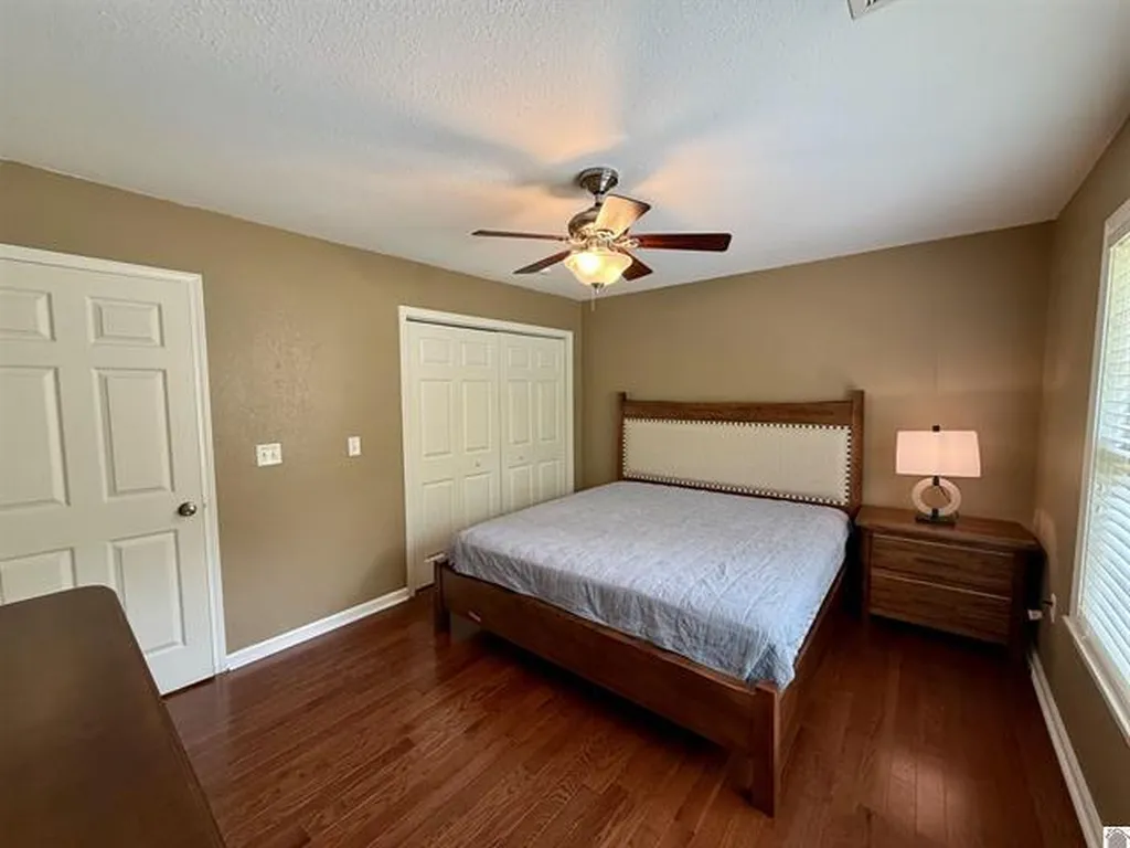 2225 Traci Drive Murray KY 42071