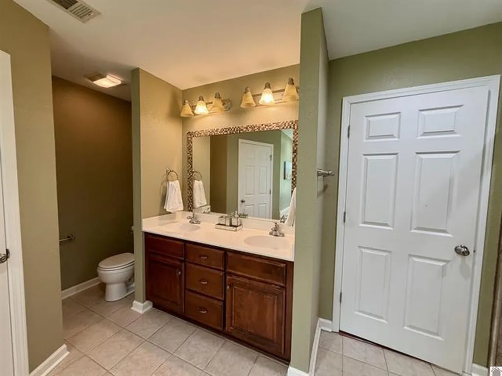 2225 Traci Drive Murray KY 42071
