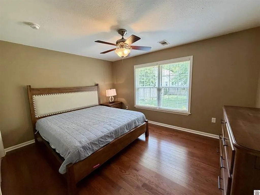 2225 Traci Drive Murray KY 42071