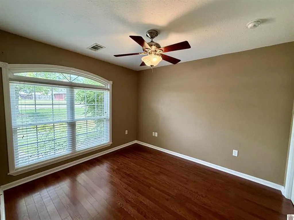 2225 Traci Drive Murray KY 42071