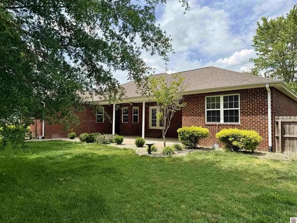 2225 Traci Drive Murray KY 42071