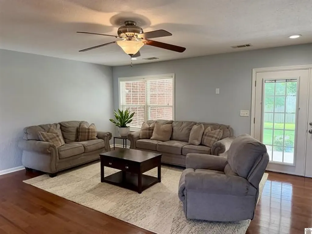 2225 Traci Drive Murray KY 42071