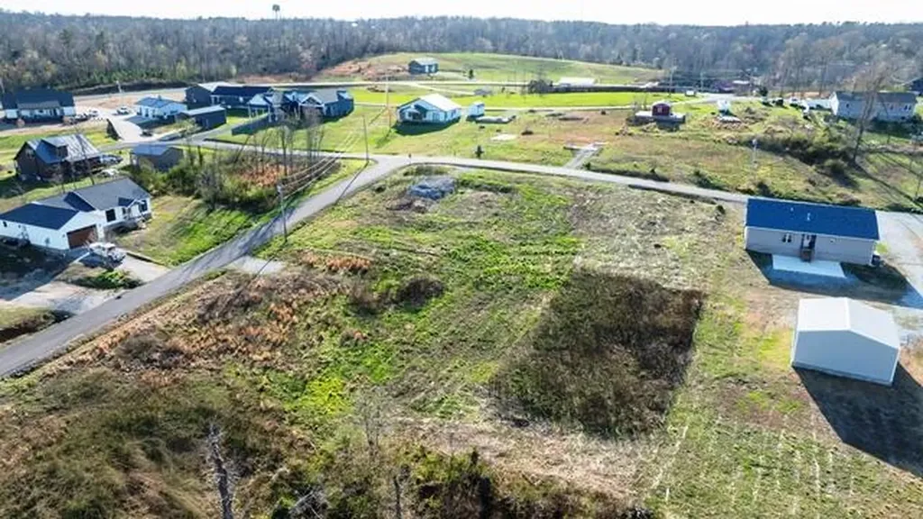 195, 196, 197, 198 Kentucky Avenue Gilbertsville KY 42044