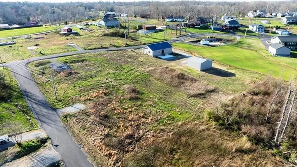 195, 196, 197, 198 Kentucky Avenue Gilbertsville KY 42044