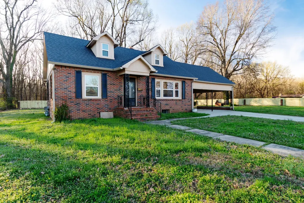 1353 Reed Avenue Paducah KY 42001