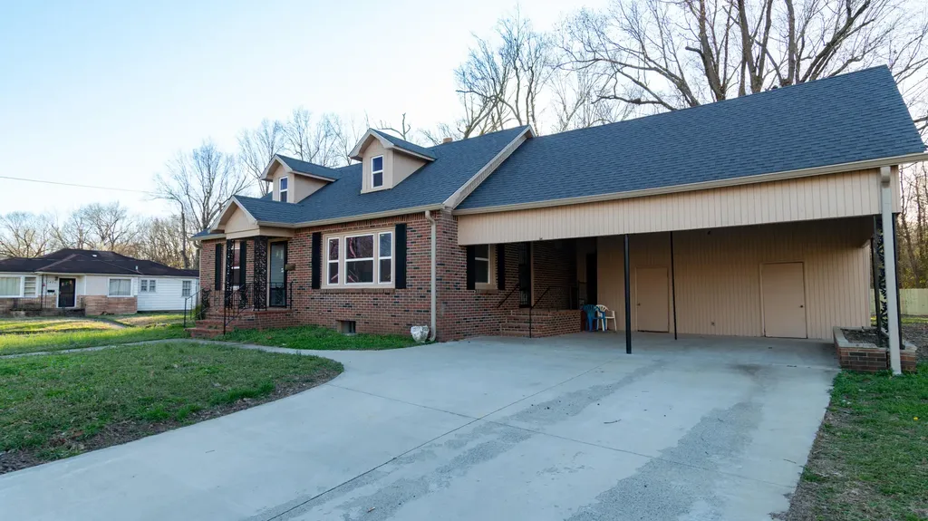 1353 Reed Avenue Paducah KY 42001