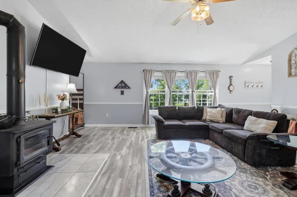 486 Mermie Road Hardin KY 42048