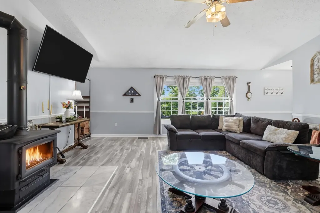 486 Mermie Road Hardin KY 42048