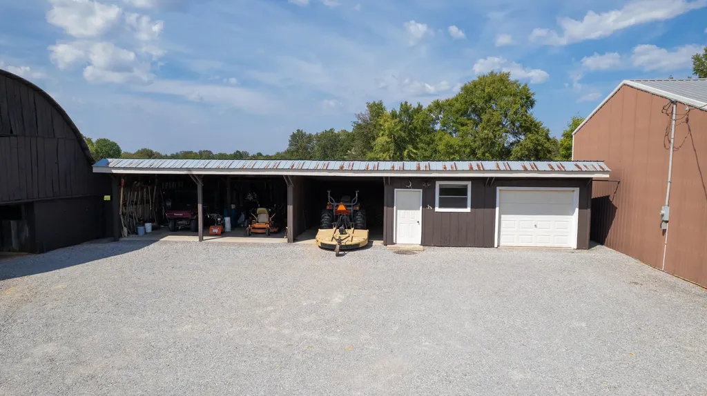 7146 Kirksey Highway Benton KY 42025