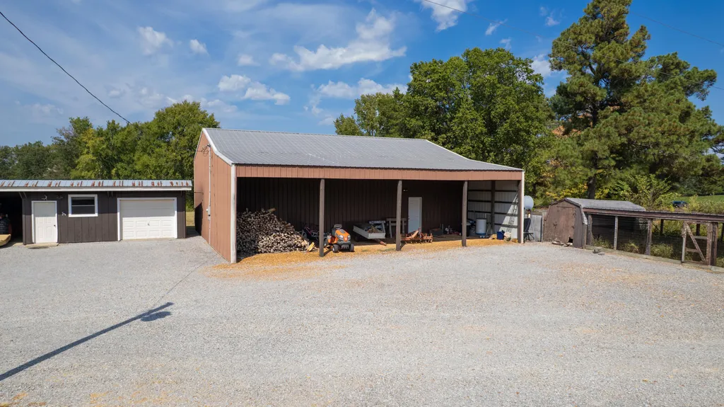 7146 Kirksey Highway Benton KY 42025