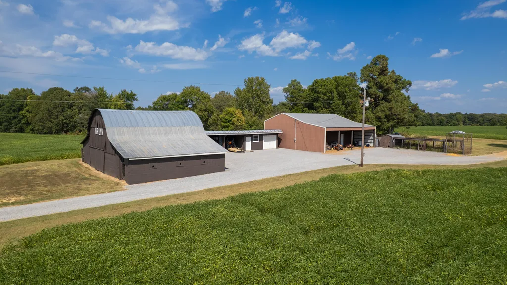 7146 Kirksey Highway Benton KY 42025