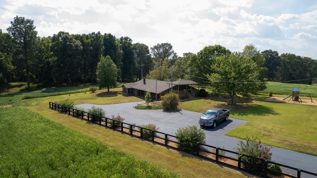 7146 Kirksey Highway Benton KY 42025
