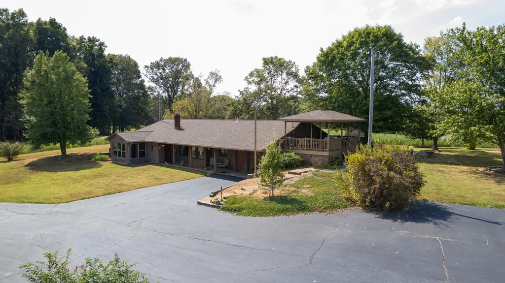 7146 Kirksey Highway Benton KY 42025