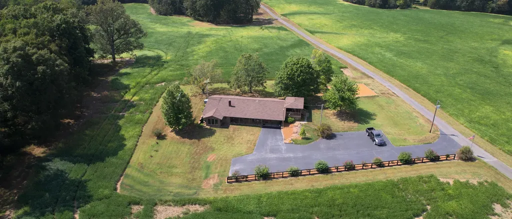 7146 Kirksey Highway Benton KY 42025