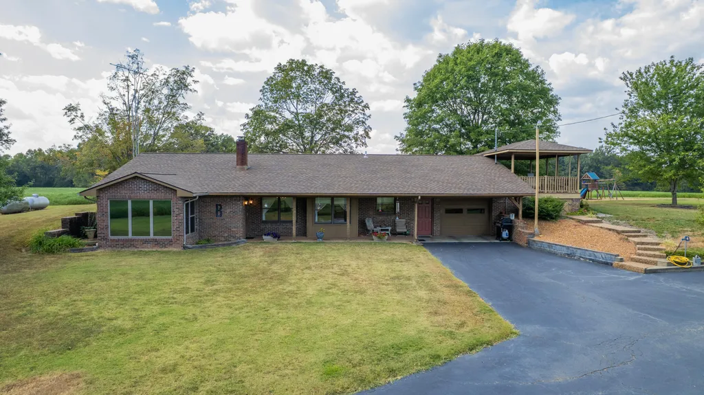 7146 Kirksey Highway Benton KY 42025