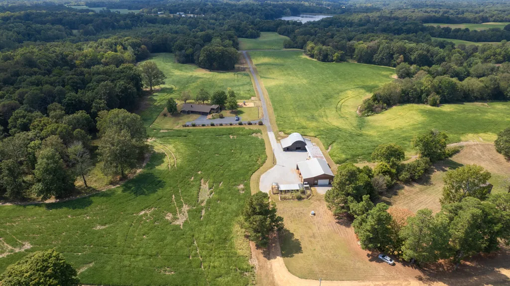 7146 Kirksey Highway Benton KY 42025